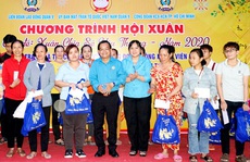 Công nhân khó khăn vui Tết