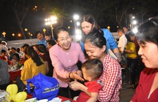 Hàng trăm gia đình công nhân khó khăn tại TP HCM vui 'Tết sum vầy'