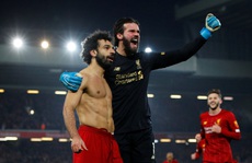 Đè bẹp Man United, Liverpool 'khủng bố' Ngoại hạng Anh
