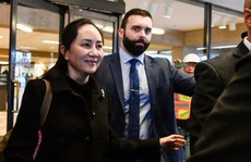 Quan chức lãnh sự Trung Quốc ngồi kín phòng xử “công chúa” Huawei