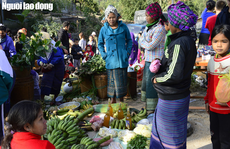 Đi phiên chợ Tết Y-Leng… có liền bạn gái