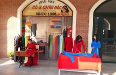 Độc đáo làng bích họa ở Khu Du lịch Cáp treo Núi Sam