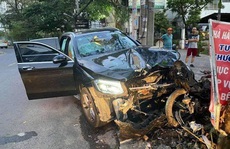 Tai nạn kinh hoàng gần sân bay Tân Sơn Nhất, lái xe sang đang trốn