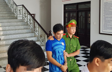 Đang bán rượu, chủ tiệm tạp hóa bị thanh niên 23 tuổi hiếp dâm