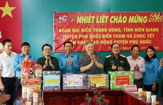 Cùng công nhân vui 'Tết sum vầy'