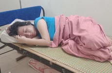 Nữ bị cáo ngất xỉu sau khi tòa tuyên án