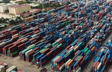 Hàng tồn phế liệu vẫn chưa được tái xuất
