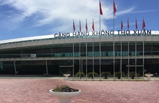Tạm đóng cửa 2 sân bay, hàng chục chuyến bay bị ảnh hưởng do bão số 7