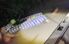 Ghe cào lật úp trong đêm, nhấn chìm đôi vợ chồng đang ngủ say
