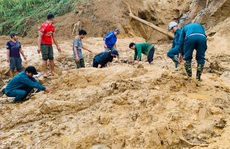 Nóng: Thêm vụ sạt lở núi kinh hoàng vùi lấp ngôi làng ở Quảng Nam, 3 người chết, 8 người mất tích