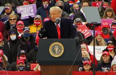 Covid-19: Phát ngôn ngỡ ngàng của Tổng thống Trump nhằm vào giới y tế
