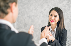 Buổi phỏng vấn căng thẳng hay cuộc trò chuyện thú vị?