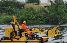 TP HCM: Tàu vớt rác trên mặt nước sẽ hoạt động trong tháng 3