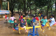 Cảm động nghe tiếng ê a đọc bài trong ngôi trường bị lũ bùn vùi lấp ở Quảng Trị