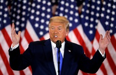 Clip: Ông Trump tuyên bố 'chiến thắng' dù ông Biden đang áp đảo phiếu đại cử tri