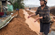 Quảng Ngãi: Thi công dự án làm tắt nghẽn lối thoát nước, gây ngập nhà dân