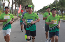 Bí thư Tỉnh ủy Hậu Giang chạy bộ cùng hơn 7.000 vận động viên