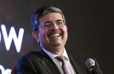 Từ bỏ giấc mơ vì chết hụt, sếp ngân hàng Ấn Độ trở thành tỷ phú USD