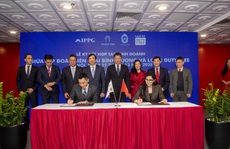Ông Johnathan Hạnh Nguyễn hợp tác mở cửa hàng miễn thuế dưới phố đầu tiên ở Hà Nội