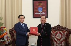 Bí thư Vương Đình Huệ thăm Tòa Tổng Giám mục Hà Nội