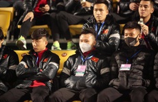 CLIP: Quang Hải không đá chính, vắng cổ động viên trận đội tuyển Việt Nam - U22