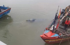 Phát hiện thi thể người đàn ông đang phân hủy trôi dạt trên biển