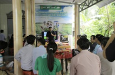 Nông dân bán hàng qua mạng