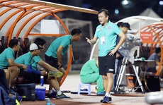 HLV, cầu thủ tháo chạy khỏi Than Quảng Ninh