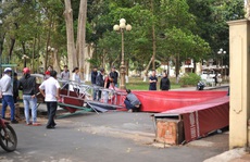 Sập cổng Bảo tàng tỉnh Đắk Lắk do... gió!
