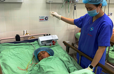 Sinh con tại nhà, sản phụ ở Quảng Ngãi nguy kịch