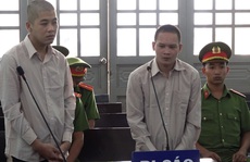 Công an bắt 2 gã trộm gà, lòi ra chuyện động trời