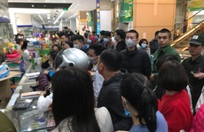 Bị 'chặt chém' khi mua khẩu trang phòng virus corona, người dân phản ánh đến số điện thoại nào?