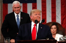 Mở đầu thông điệp liên bang Mỹ, Tổng thống Trump không bắt tay bà Pelosi
