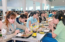 Nâng bữa ăn giữa ca công nhân lên 22.000 đồng/suất