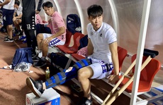 Trung vệ Duy Mạnh đứt dây chằng gối, tuyển Việt Nam gặp khó trước Malaysia