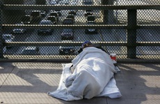 Covid-19: Lệnh ở nhà của bang California khiến người vô gia cư tổn thương