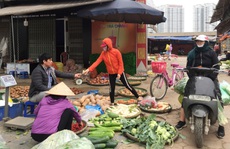 Hàng hoá đầy chợ, siêu thị trong ngày đầu cách ly toàn xã hội