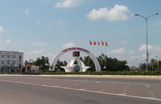 Bình Định: Truy tìm chiếc ô tô tông chết 2 người rồi bỏ chạy