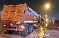 Đồng Nai: 'Phục kích' bắt nhiều xe có dấu hiệu chở quá tải trong đêm
