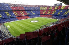 Barcelona rao bán tên sân Nou Camp, dùng tiền làm việc nghĩa