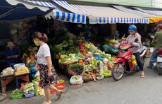 Ngày đầu nới lỏng giãn cách, nhiều người vẫn ngại đi chợ