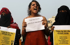Đau lòng phụ nữ Ấn Độ thất nghiệp do Covid-19 lại bị hiếp dâm