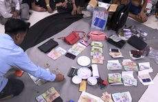 Bắt quả tang nhóm người tổ chức 2 sới bạc bên trong khu cách ly