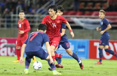 Tuyển Việt Nam nuôi mộng World Cup, còn người Thái Lan làm lại từ AFF Cup