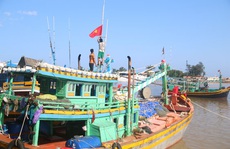 Động viên ngư dân bám biển sản xuất