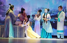 Sân khấu kịch giảm giá vé để hút khách