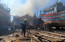 Đà Nẵng: Tàu cá bốc cháy giữa xưởng sửa chữa, thiệt hại gần 1 tỉ đồng