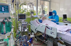 Phi công người Anh tiếp tục phục hồi, phổi cải thiện thêm