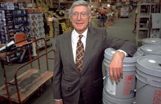 Tỷ phú Mỹ muốn dùng hết tài sản làm từ thiện, tài trợ cho ông Trump