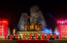 Thường trực Ban Bí Thư Trần Quốc Vượng dự Lễ khánh thành tượng đài 'Chủ tịch Hồ Chí Minh với nhân dân Quảng Bình'